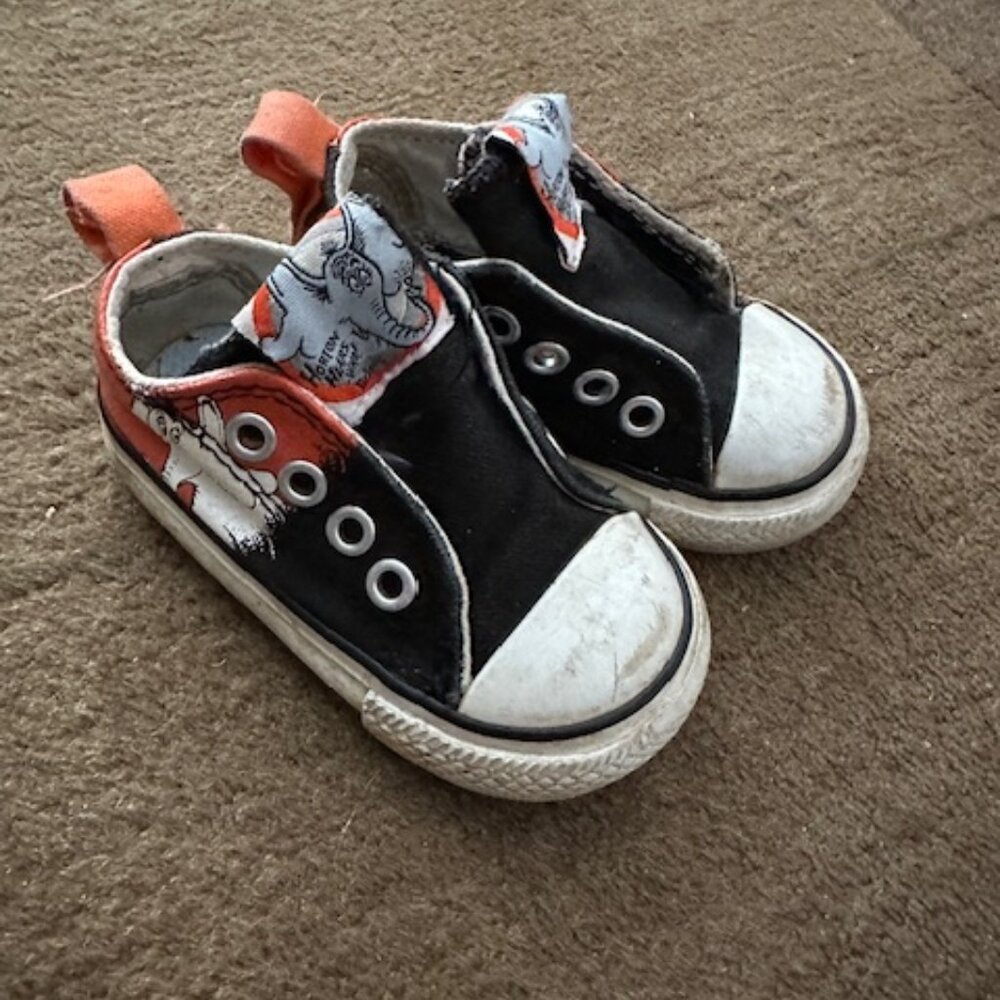 Dr Seuss X converse shoes baby size 3